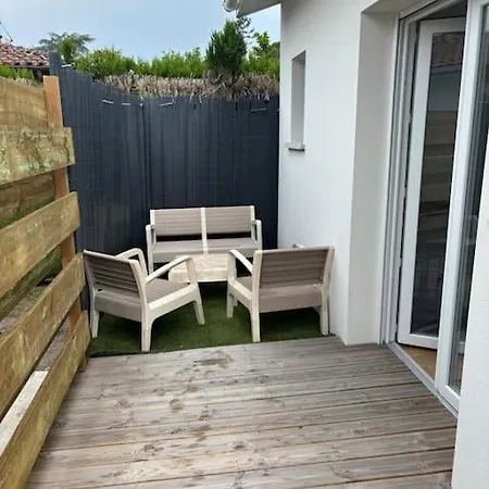 Avec Piscine Partagee Apartment