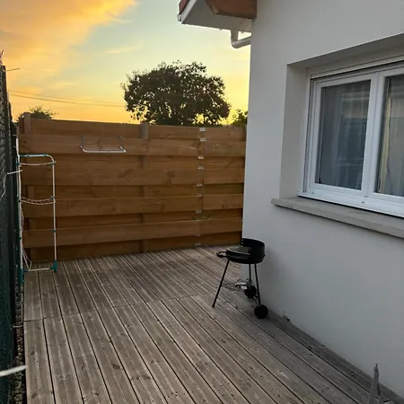 Avec Piscine Partagee Апартаменты *