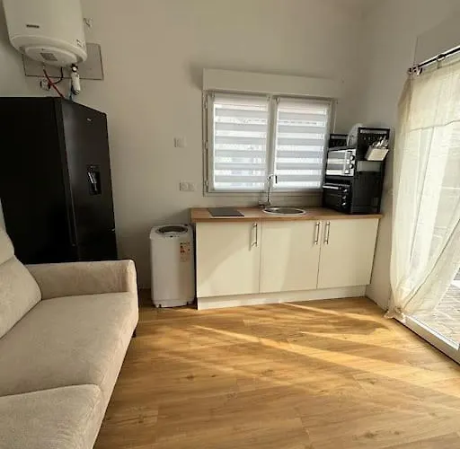 Apartamento Avec Piscine Partagée